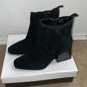 New Blondo Black Sanaa Booties